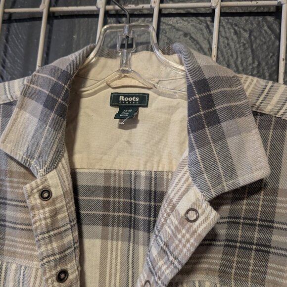 Roots Size M Plaid Button Top - Picture 3 of 4